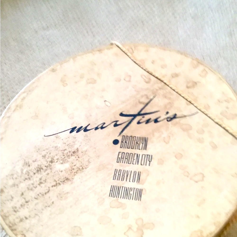 Rare Historic Martin’s Hat Box / Fur Hat and gwp. Own some fashion history!